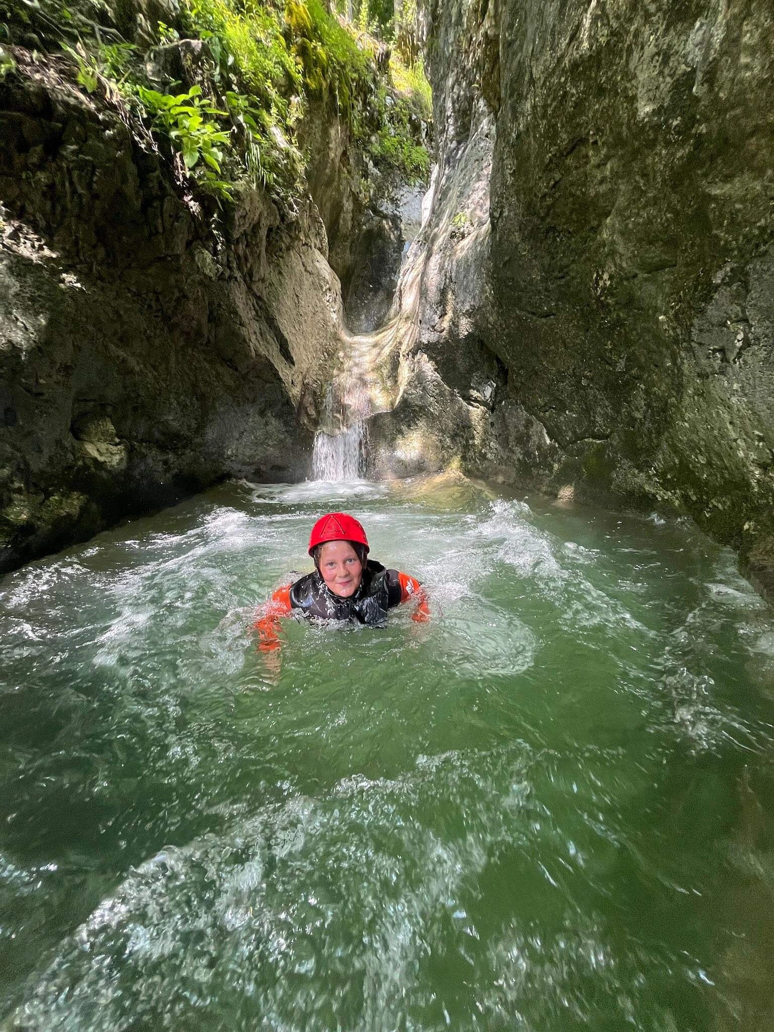 family-canyoning-jereka4